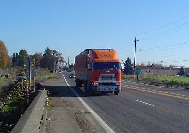 5 Interstates With The Most Truck Traffic and Why To Avoid Them