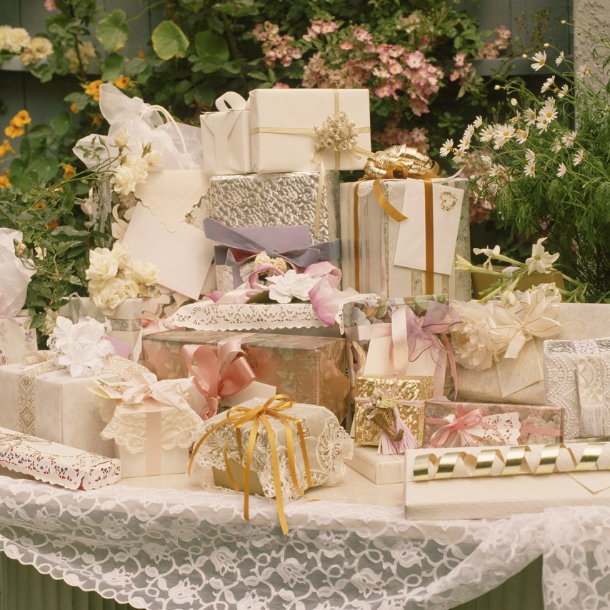 10 Unique Wedding Gift Ideas For Every Budget